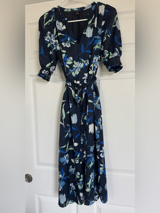 Ann Taylor Factory Dresses & Skirts - Ann Taylor Factory Navy Floral Midi Dress